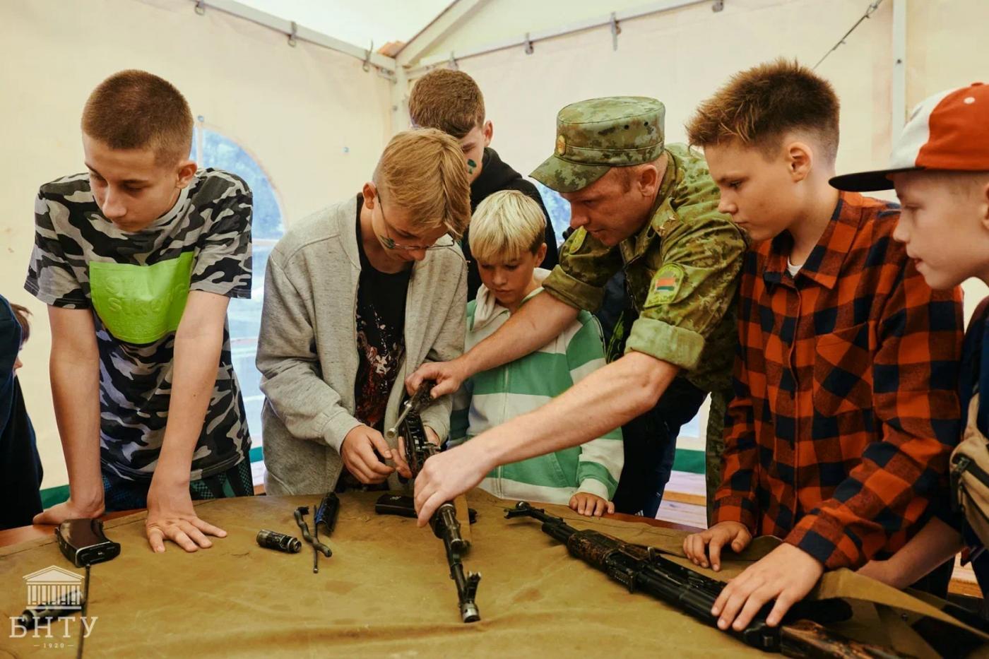 Международный день военного отметили дети в санатории-профилактории БНТУ «Политехник»